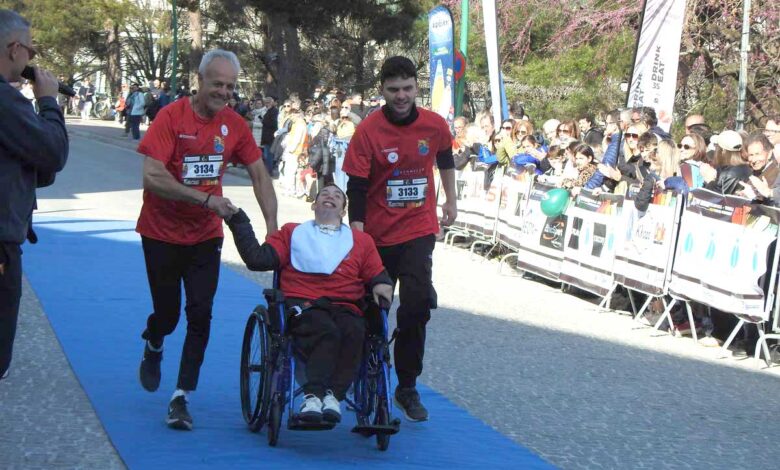 Χιλιάδες-δρομείς-στον-Ημιμαραθώνιο-Καλαμπάκα-–-Τρίκαλα