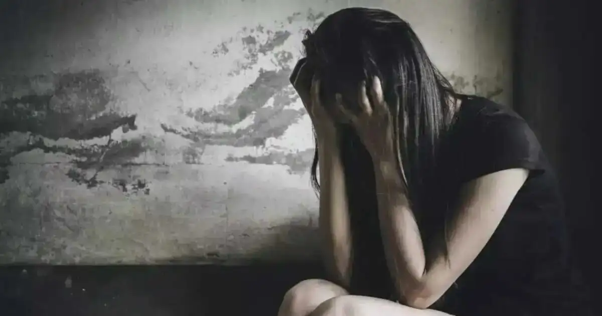 Χανιά:-17χρονη-κατήγγειλε-ομαδικό-βιασμό-από-5-άτομα-–-10-συλλήψεις,-ανήλικος-βιντεοσκοπούσε-την-πράξη