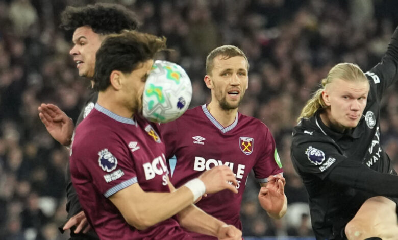 Μαυροπάνος:-Η-σοκαριστική-φωτογραφία,-με-το-πρόσωπό-του-να-παραμορφώνεται-από-την-μπάλα,-μετά-από-σουτ-του-Χάαλαντ