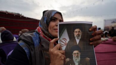 Ιράν:-Ο-Αλί-Χαμενεΐ-δεν-ήθελε-για-διάδοχό-του-τον-Μοτζταμπά-γιατί-δεν-τον-θεωρούσε-έξυπνο-και-κατάλληλο-για-ηγέτη-–-Τι-γνώριζε-ο-Τραμπ