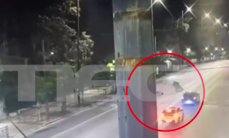 Βίντεο-ντοκουμέντο-από-το-φονικό-τροχαίο-με-τον-αστυνομικό-που-παραβιάζει-κόκκινο-και-συγκρούεται-με-μηχανή