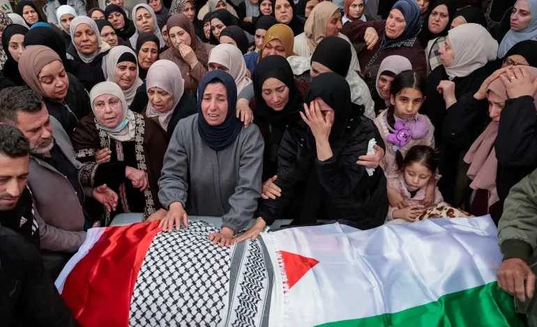 «Σκοτώσαμε-σκυλιά»:-Ισραηλινά-στρατεύματα-σκότωσαν-δύο-παιδιά-και-γονείς-στη-Δυτική-Όχθη