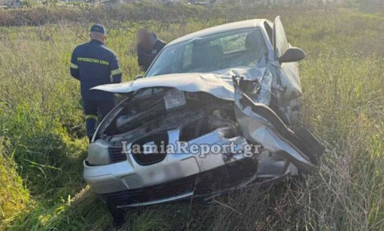 Λαμία:-Δύο-αυτοκίνητα-συγκρούστηκαν-μετωπικά-–-Στο-νοσοκομείο-τρεις-τραυματίες