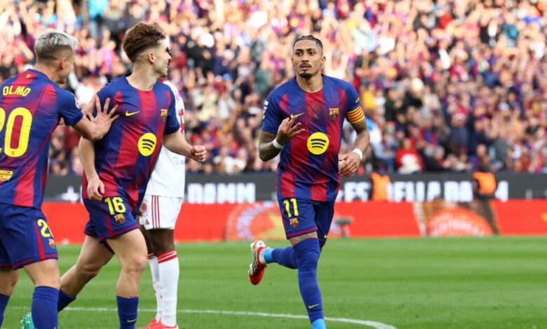 Μπαρτσελόνα-–-Σεβίλλη-5-2:-Με-χατ-τρικ-του-Ραφίνια-οι-Καταλανοί-ξανά-στο-+4-στην-κορυφή-της-«la-liga»