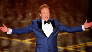 Όσκαρ-2026:-Η-μπηχτή-του-conan-o’-brien-για-το-σκάνδαλο-Επστάιν-–-«Στη-Βρετανία-τουλάχιστον-συλλαμβάνουν-τους-παιδόφιλους»