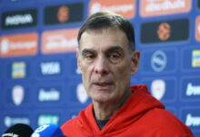 Μπαρτζώκας:-Με-ενοχλεί-όταν-κάποιοι-μεγάλοι-άνθρωποι-έρχονται-στο-γήπεδο-και-σε-βρίζουν,-νομίζοντας-ότι-προσφέρουν-κάτι