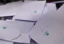 ΠΑΣΟΚ:-Έκπληξη-η-συμμετοχή-στις-εκλογές-για-τους-συνέδρους-–-Χριστοδουλάκης,-Δούκας-και-Γερουλάνος-δίνουν-μάχη-για-τη-δεύτερη-θέση