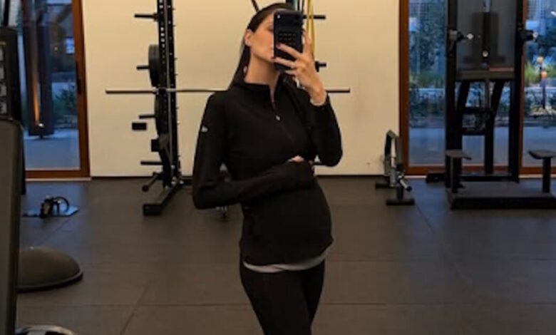 Η-εγκυμονούσα-Αλεξάνδρα-Νίκα-φωτογραφίζει-τον-Κωνσταντίνο-Αργυρό-και-δείχνει-πόσο-έχει-φουσκώσει-η-κοιλιά-της