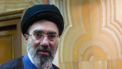 Ο-Μοτζτάμπα-Χαμενεΐ-γλίτωσε-τον-θάνατο-για-δευτερόλεπτα:-Ηχητικό-ντοκουμέντο-πριν-την-επίθεση-που-σκότωσε-τον-πατέρα-του