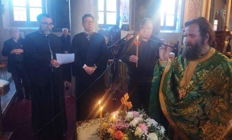 Κυριακή-της-Σταυροπροσκύνησης-στην-Παναγία-Φανερωμένη-Τρικάλων