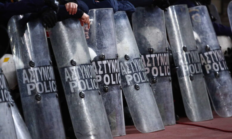 ΠΑΟΚ-–-Λεβαδειακός:-Η-ανακοίνωση-της-ΕΛΑΣ-για-τη-σύλληψη-8-ατόμων-στην-Τούμπα-–-Ταυτοποιήθηκαν-συνολικά-14-άτομα-για-την-επίθεση-στα-δημοσιογραφικά