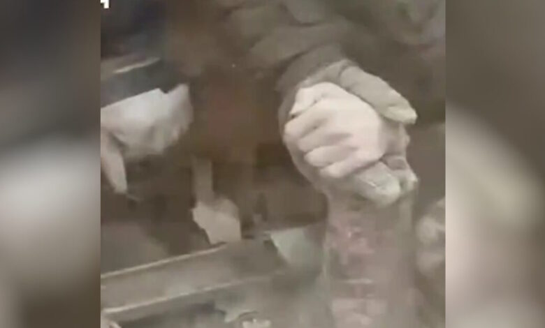 Ουκρανία:-Συγκλονιστικό-βίντεο-με-γυναίκα-θαμμένη-σε-συντρίμμια-κτιρίου-μετά-από-ρωσική-επίθεση