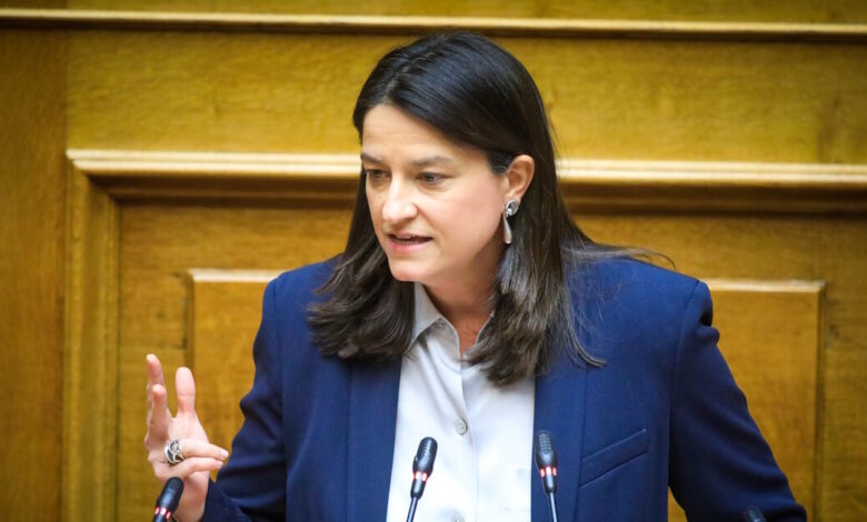 Νίκη-Κεραμέως:-«Θα-προχωρήσουμε-σε-μια-συνετή-αύξηση-του-κατώτατου-μισθού»