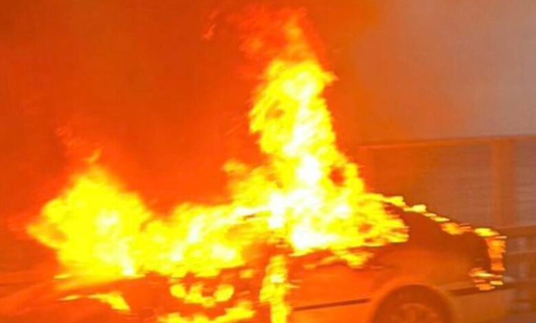 Αλθέα:-Αυτοκίνητο-τυλίχτηκε-στις-φλόγες-στην-λεωφόρο-Αθηνών-–-Σουνίου