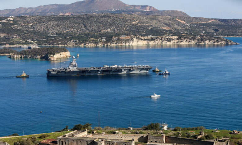 Οι-φωτογραφίες-που-τράβηξε-ο-Πολωνός-που-κατηγορείται-για-κατασκοπεία-στη-Σούδα-–-Αεροπλανοφόρα-και-πλοία-υποστήριξης-στο-κινητό-του