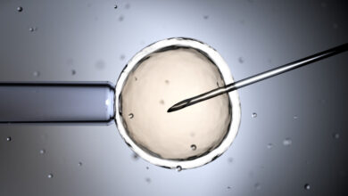 Δίδυμες-στην-Αυστραλία-ανακάλυψαν-τυχαία-ότι-οι-γονείς-που-τις-έφεραν-στον-κόσμο-δεν-είναι-οι-βιολογικοί-–-Το-εξωφρενικό-λάθος-στην-εξωσωματική