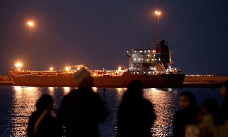 bloomberg:-Τα-Στενά-του-Ορμούζ-είναι-απίθανο-να-ανοίξουν-χωρίς-κατάπαυση-του-πυρός-στο-Ιράν