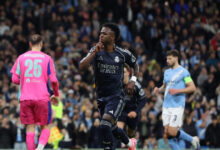 champions-league:-Πρόκριση-για-Ρεάλ-στο-Μάντσεστερ-με-Βινίσιους,-η-νίκη-της-Άρσεναλ-και-η-άνετη-Παρί-στο-Λονδίνο