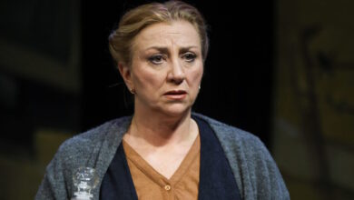 Χίλντα-Ηλιοπούλου:-Ήμουν-πολύ-με-τον-πατέρα-μου,-Ντίνο-Ηλιόπουλο,-στο-θέατρο-αλλά-για-μένα-δεν-ήταν-ωραίο-πάντα