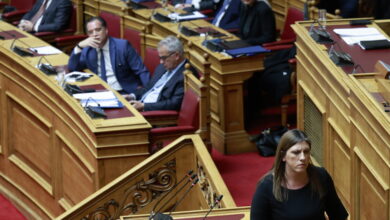 Μετά-τα-κρακεράκια,-ειρωνείες-Κωνσταντοπούλου-σε-Βορίδη-στη-Βουλή