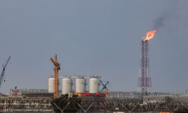 Μέση-Ανατολή-–-Οργισμένη-πολεμική-«απάντηση»-του-Ιράν:-«Εκτεταμένες-ζημιές»-σε-μονάδα-παραγωγής-lng-στο-Κατάρ,-πύραυλοι-στο-Ριάντ-και-σειρήνες-στο-Τελ-Αβίβ-–-Ισραηλινό-χτύπημα-σε-πυραυλάκατους-στην-Κασπία