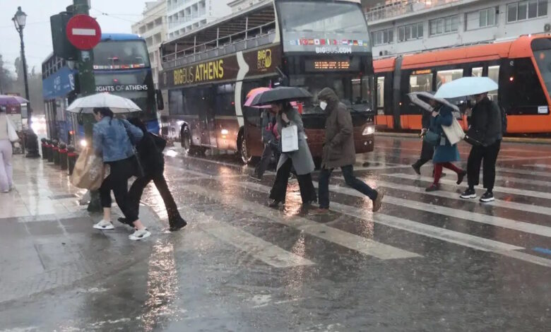 Καιρός-αύριο:-Βροχές-και-καταιγίδες-σε-όλη-τη-χώρα-–-Ισχυροί-άνεμοι-έως-8-μποφόρ-στο-Αιγαίο