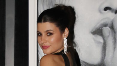 Δανάη-Παππά:-Απαστράπτουσα-ως-παρουσιάστρια-βραβείων-–-«Είναι-πολύ-αγχωτικό,-έξω-από-τα-νερά-μου»