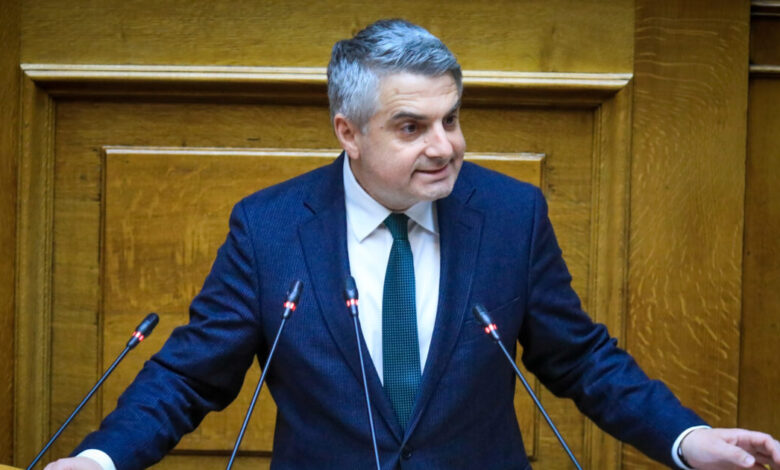 Οδυσσέας-Κωνσταντινόπουλος:-Συγκινημένος-στην-αποχαιρετιστήρια-ομιλία-του-στη-Βουλή