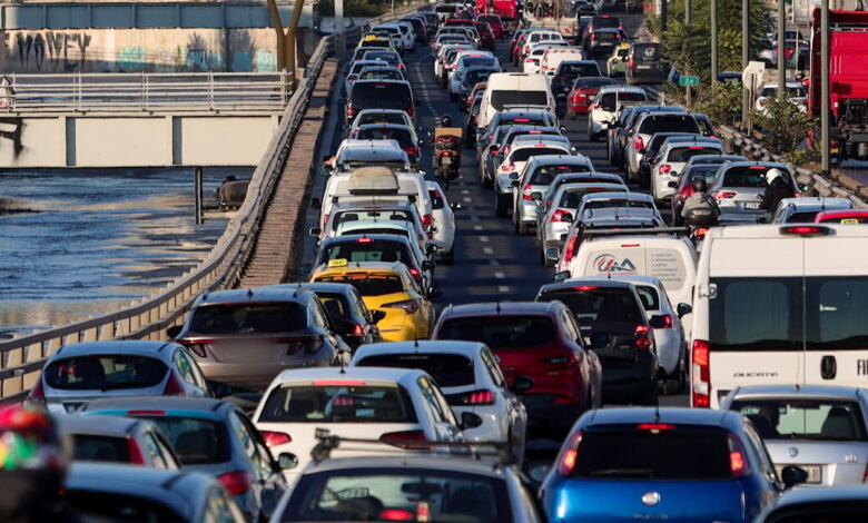 Κίνηση-στους-δρόμους:-«Στο-κόκκινο»-ο-Κηφισός-μετά-από-σύγκρουση-οχημάτων-στην-άνοδο-–-Έντονο-πρόβλημα-και-σε-Κηφισίας