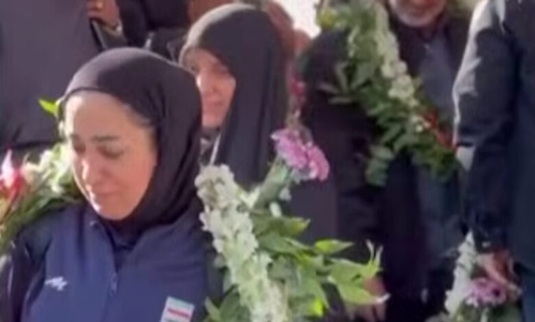 Επέστρεψαν-στο-Ιράν-οι-ποδοσφαιρίστριες-της-εθνικής-ομάδας-που-είχαν-ζητήσει-άσυλο-–-Στην-Αυστραλία-παραμένουν-2-ακόμη