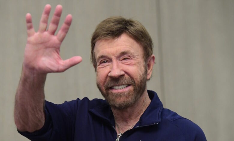 Ο-Τσακ-Νόρις-εσπευσμένα-στο-νοσοκομείο-–-Άγνωστη-η-κατάσταση-της-υγείας-του