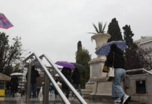 Καιρός:-Βροχές-σε-όλη-τη-χώρα,-ισχυροί-άνεμοι-και-περαιτέρω-πτώση-της-θερμοκρασίας