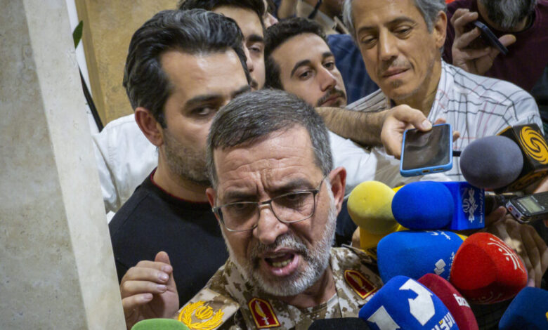 Ποιος-ήταν-ο-στρατηγός-Αλί-Μοχάμεντ-Ναϊνί,-η-«φωνή»-των-Φρουρών-της-Επανάστασης-που-σκοτώθηκε-και-τι-σημαίνει-ο-θάνατός-του