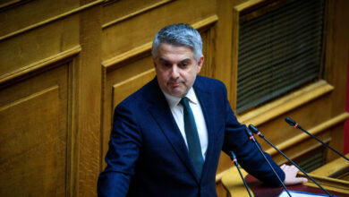 Σιγή-ασυρμάτου-στο-ΠΑΣΟΚ-μετά-την-ομιλία-Κωνσταντινόπουλου-–-Στρωμένος-με-«αγκάθια»-ο-δρόμος-προς-το-συνέδριο