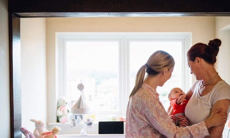 Το-ΣτΕ-αποφάσισε:-Νόμιμη-και-με-τη-«βούλα»-η-υιοθεσία-παιδιού-και-ο-πολιτικός-γάμος-ομόφυλων-ζευγαριών