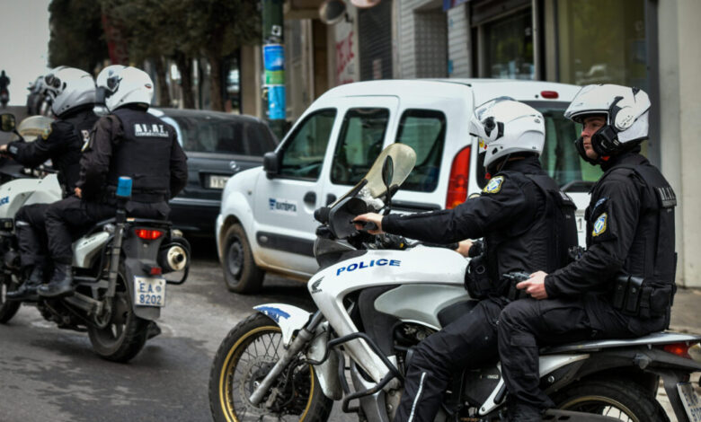 Βέροια:-Προσήχθη-ύποπτος-για-τον-άγριο-ξυλοδαρμό-της-24χρονης-που-βρέθηκε-αιμόφυρτη-σε-πιλοτή-πολυκατοικίας