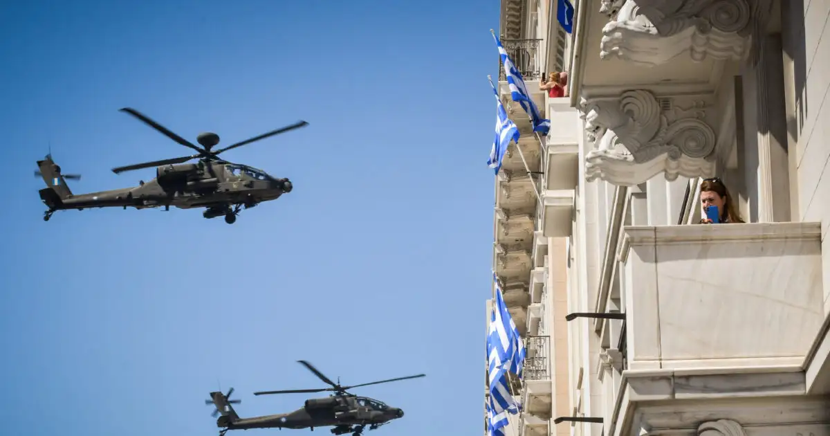 Δοκιμές-μαχητικών-αεροσκαφών-και-ελικοπτέρων-στην-Αττική-για-την-παρέλαση-της-25ης-Μαρτίου