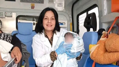 Ηράκλειο:-Η-γέννα-μέσα-στο-ασθενοφόρο-και-η-πρώτη-φωτογραφία-του-«βιαστικού»-μπόμπιρα-–-Συγκινητικές-στιγμές