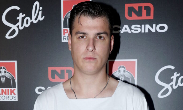 o-Στέφανος-Πιτσίνιαγκας-έβγαλε-νέο-τραγούδι-κι-έγινε-video-game!