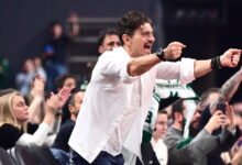 Ο-Δημήτρης-Γιαννακόπουλος-πανηγύρισε-έξαλλα-τη-νίκη-του-Παναθηναϊκού-κόντρα-στον-Ερυθρό-Αστέρα