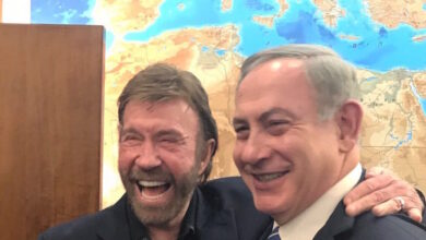 Τσακ-Νόρις:-Ο-Μπέντζαμιν-Νετανιάχου-αποχαιρετά-τον-«σπουδαίο-φίλο-του-Ισραήλ»
