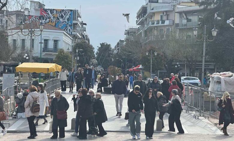 Τρίκαλα:-Άδεια-αγορά-πίσω-από-τις-βιτρίνες-–-«Χειρότερα-κι-από-την-καραντίνα»