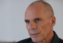 Ο-Γιάννης-Βαρουφάκης-έγινε-στίχος-σε-techno-τραγούδι