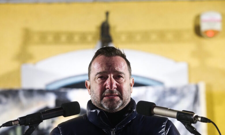 Ξέσπασε-ο-Νίκος-Πλακιάς:-Όποιος-σπιλώνει-τη-μνήμη-των-παιδιών-μου-με-ψέματα-και-παραμύθια-θα-ισοπεδωθεί