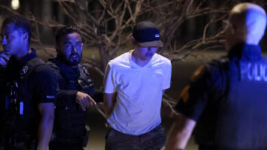 Ο-Τραμπ-απειλεί-να-στείλει-πράκτορες-της-αστυνομίας-μετανάστευσης-και-στα-αεροδρόμια