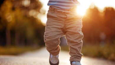 Θεσσαλονίκη:-Παιδάκι-2,5-ετών έφυγε-από-το-σπίτι-του-και-περιφερόταν-στον-δρόμο-–-Συνελήφθη-η-μητέρα