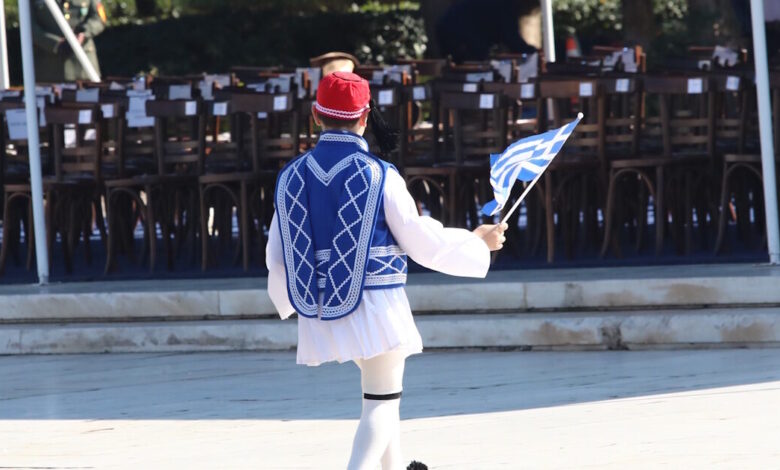 Πως-αμείβεται-η-25η-Μαρτίου-–-Όσα-πρέπει-να-ξέρετε-αν-δουλεύετε