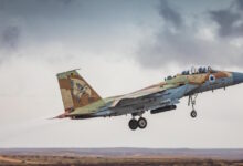 Ιράν:-Η-στιγμή-που-αντιαεροπορικός-πύραυλος-περνάει-«ξυστά»-από-μαχητικό-αεροσκάφος-τύπου-f-15