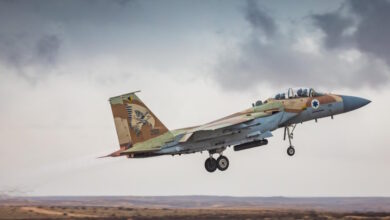 Ιράν:-Η-στιγμή-που-αντιαεροπορικός-πύραυλος-περνάει-«ξυστά»-από-μαχητικό-αεροσκάφος-τύπου-f-15