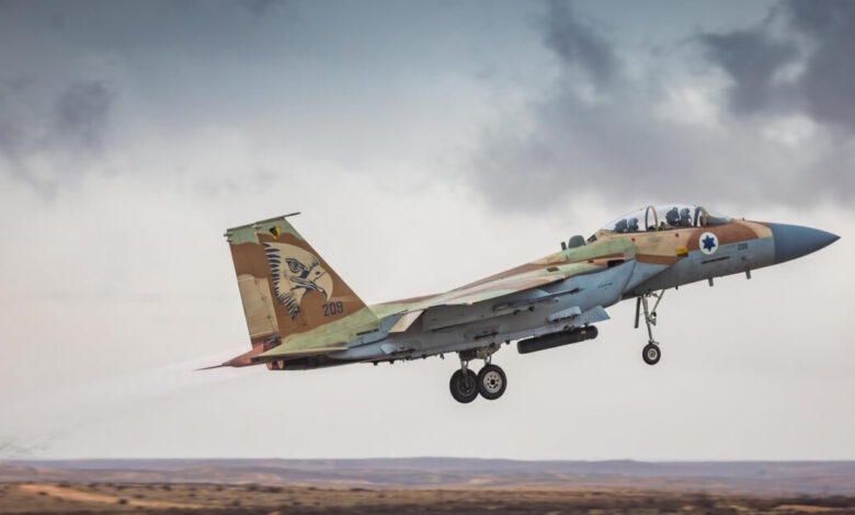 Ιράν:-Η-στιγμή-που-αντιαεροπορικός-πύραυλος-περνάει-«ξυστά»-από-μαχητικό-αεροσκάφος-τύπου-f-15